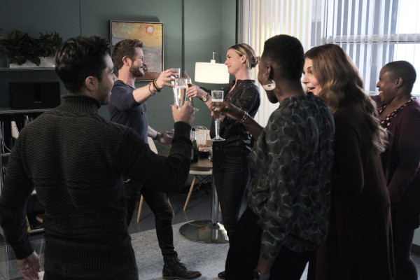 Emily VanCamp - The Resident (2021) 4x04 &#039;Moving On And Mother Hens&#039;