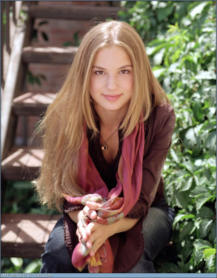 Emily VanCamp - Everwood (2002-2003) Season 1 Promoshoot