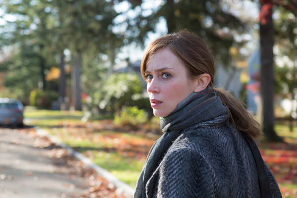 Emily Blunt - The Girl on the Train - Movie Stills