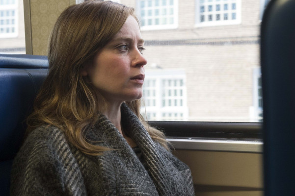 Emily Blunt - The Girl on the Train - Movie Stills