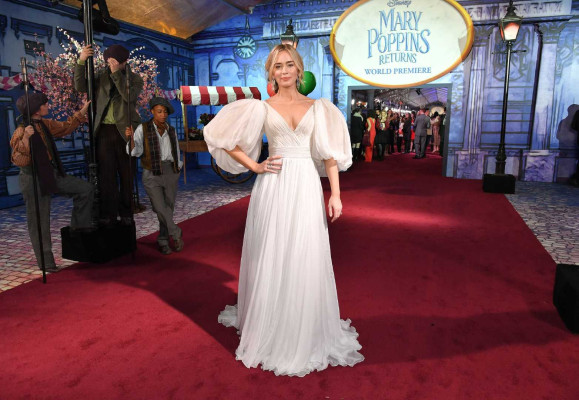 Emily Blunt – Disney’s “Mary Poppins Returns” Premiere in LA