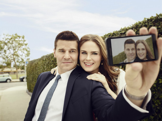 Emily Deschanel pic #940086