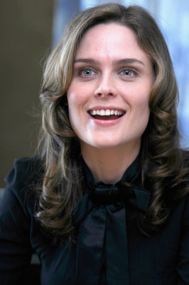 Emily Deschanel pic #292160