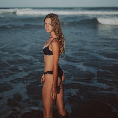 Emily Feld pic #1112859