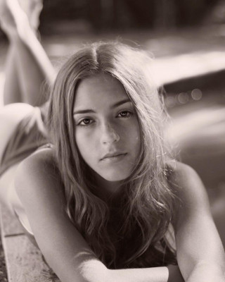 Emily Feld pic #1107018