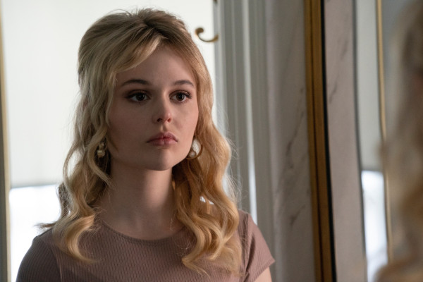 Emily Alyn Lind - Gossip Girl (2021) 1x01 &#039;Just Another Girl on the MTA&#039;