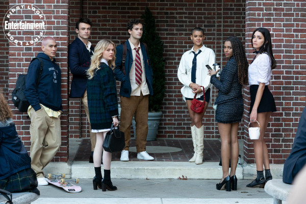 Emily Alyn Lind - Gossip Girl (2021) 1x01 &#039;Just Another Girl on the MTA&#039;