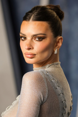 Emily Ratajkowski - Vanity Fair Oscar Party 2023 in Los Angeles 03/12/2023