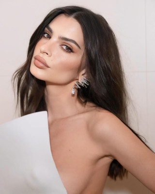 Emily Ratajkowski - Vanity Fair Oscar Party in Beverly Hills 03/10/2024