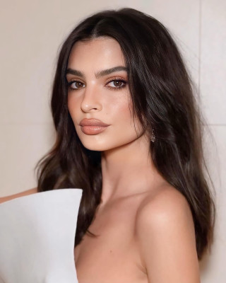 Emily Ratajkowski - Vanity Fair Oscar Party in Beverly Hills 03/10/2024