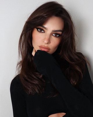 Emily Ratajkowski - Photoshoot in New York 01/11/2024