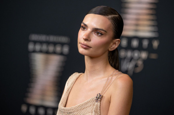 Emily Ratajkowski - &#039;Savage x Fenty Show Vol. 3&#039; Presentation 09/22/2021