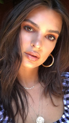 Emily Ratajkowski