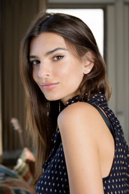 Emily Ratajkowski pic #827856