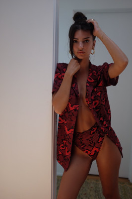 Emily Ratajkowski pic #1201143