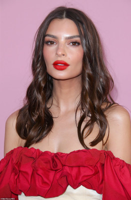 Emily Ratajkowski pic #1181926