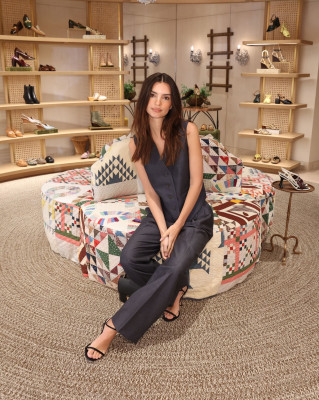 Emily Ratajkowski - Tory Burch Fashion Show in NYC 09/12/2021