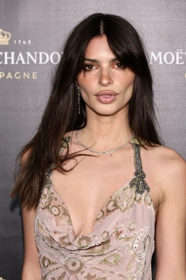Emily Ratajkowski - Moet & Chandon Event in New York 12/05/2022