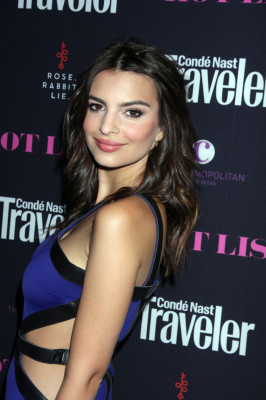 Emily Ratajkowski pic #740027