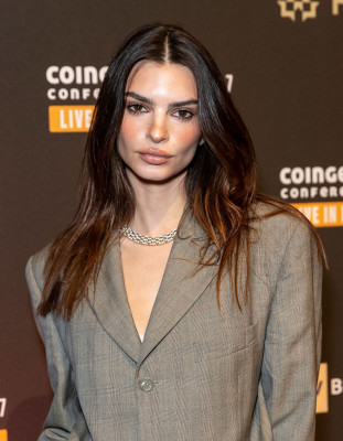 Emily Ratajkowski - CoinGeek BSV Blockchain NFT Cocktail Party 10/04/2021