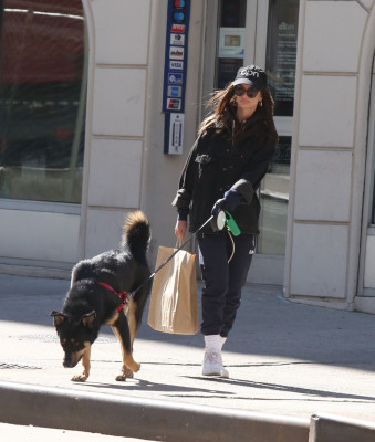 Emily Ratajkowski and Sebastian Bear-McClard – Shopping in Soho 03/15/2020