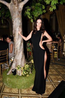 Emily Ratajkowski – Save Venice Ball in New York 2024