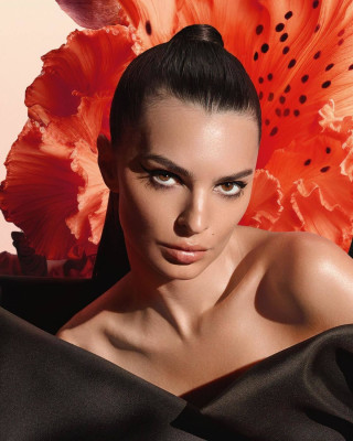 Emily Ratajkowski – Viktor&Rolf Flowerbomb Tiger Lily Campaign 2024