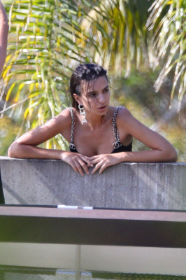 Emily Ratajkowski pic #1117809