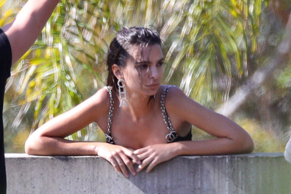 Emily Ratajkowski pic #1117840