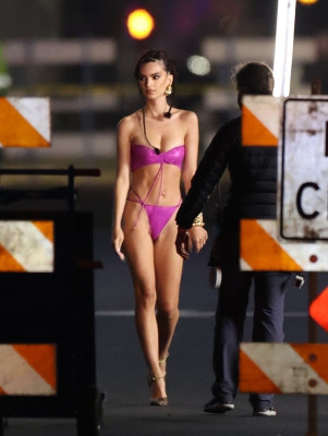 Emily Ratajkowski - Rihanna’s Savage X Fenty Show in LA 09/01/2021