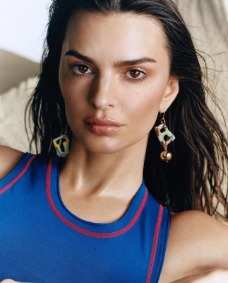 Emily Ratajkowski – Tory Burch Summer Collection 2023