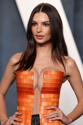 Emily Ratajkowski – Vanity Fair Oscar Party in Beverly Hills 2022