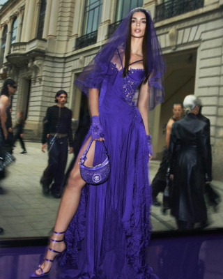 Emily Ratajkowski – Versace Spring Summer Campaign 2023