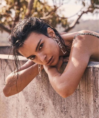 Emily Ratajkowski – Vogue Australia January 2019