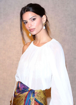 Emily Ratajkowski – WrapWomen’s Power Women Summit 2018 in LA