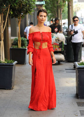 Emily Ratajkowski pic #903171
