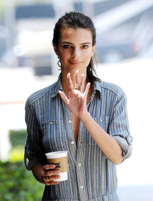 Emily Ratajkowski pic #810541