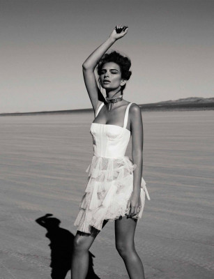Emily Ratajkowski – Vogue Spain February 2017