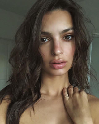 Emily Ratajkowski pic #1042987