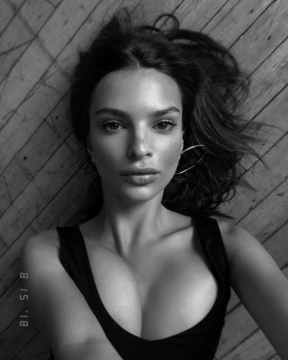 Emily Ratajkowski pic #1095766