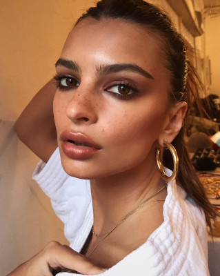 Emily Ratajkowski Social Media Photos