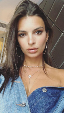 Emily Ratajkowski – Social Media Pics 06/30/2017