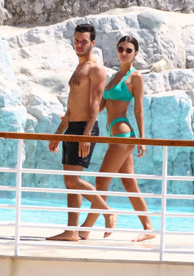Emily Ratajkowski Wearing a Bikini at the Eden Roc Hotel in Cannes 05/17/2017
