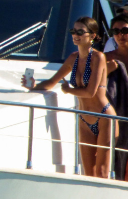 Emily Ratajkowski pic #1082020