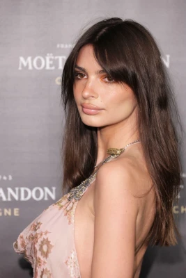 Emily Ratajkowski - Moet & Chandon Event in New York 12/05/2022