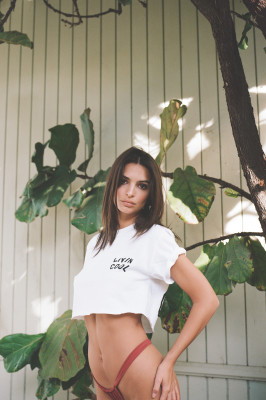 Emily Ratajkowski LIVINCOOL