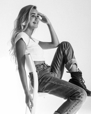 Emily Skinner – Photoshoot September 2019 (more photos)