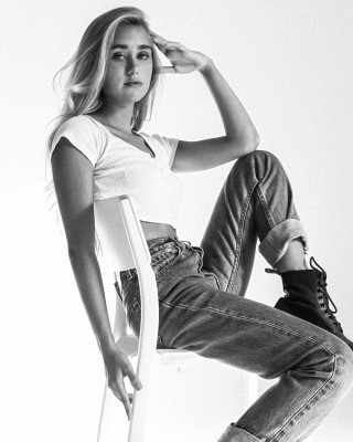 Emily Skinner – Photoshoot September 2019 (more photos)