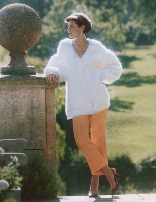 Emma Corrin for Vogue UK || 2020