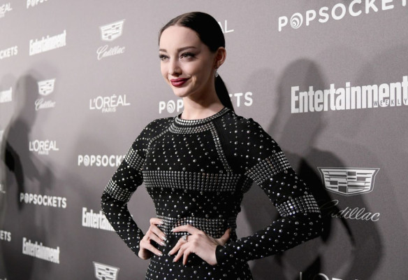 Emma Dumont – 2019 EW Pre-SAG Party